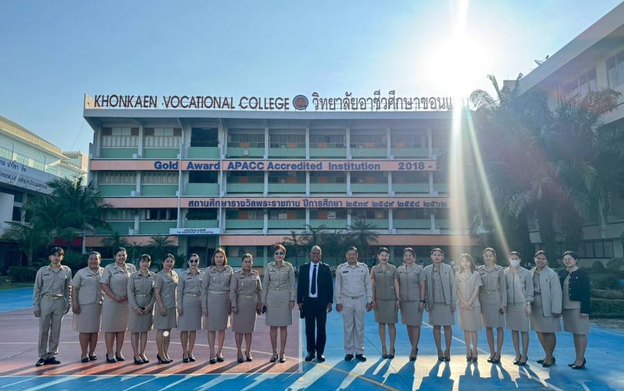 ร่วมต้อนรับ นายรักชาติ ปานเพชร  รองผู้อำนวยการวิทยาลัยสารพัดช่างพัทลุง  เนื่องในโอกาสเข้ารับการฝึกประสบการณ์  ในตำแหน่ง ผู้อำนวยการสถานศึกษา  ณ วิทยาลัยอาชีวศึกษาขอนแก่น