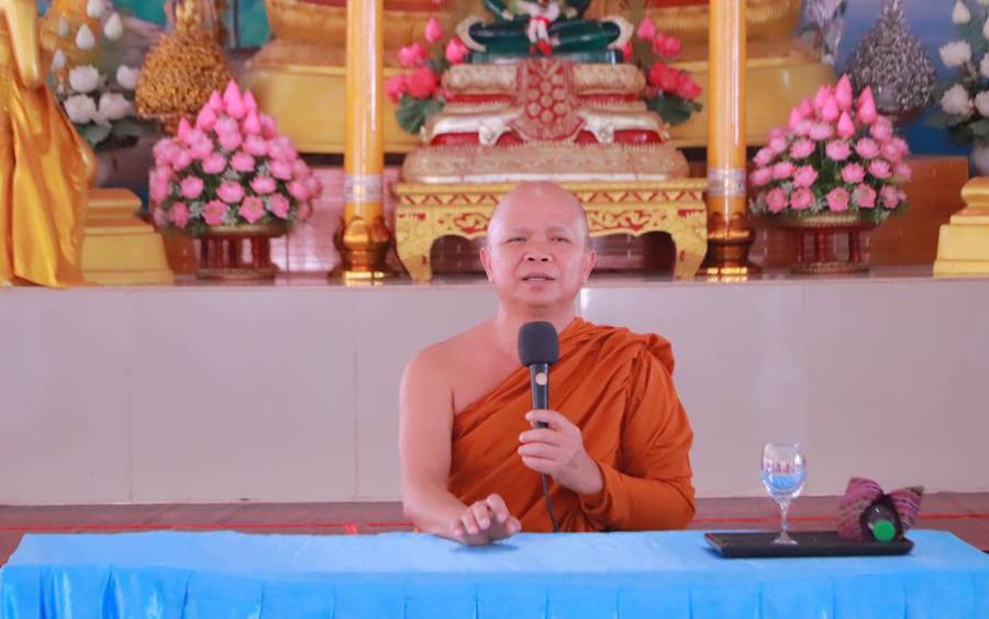 พิธีเปิดโครงการ และให้โอวาทแก่นักเรียนนักศึกษา