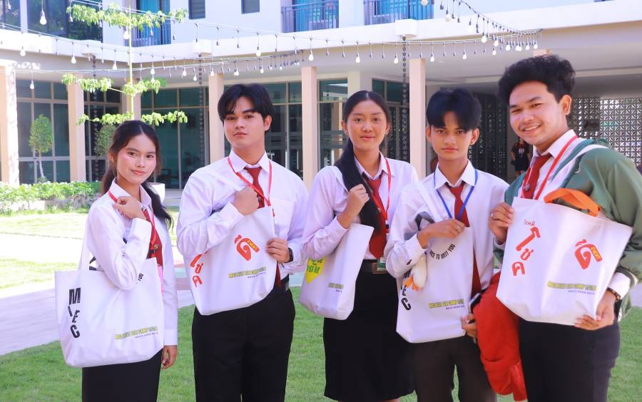 ก้าวสู่มืออาชีพไมซ์และบริการยุคใหม่ ด้วย Soft Power + Smart Skills สำหรับนักเรียน-นักศึกษาอาชีวศึกษา