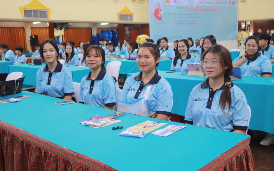 พิธีเปิดโครงการ “ปั้นฝันสู่นักธุรกิจรุ่นใหม่” ณ หอประชุมแก่นธรรม วิทยาลัยอาชีวศึกษาขอนแก่น